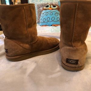 Brown Uggs.